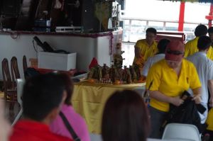 166701_579022452110716_1572266645_n