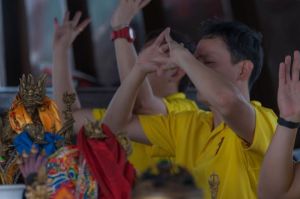 563359_579025722110389_1356437413_n