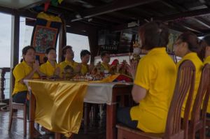 576319_579023825443912_1369906777_n