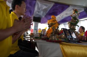 644287_579024258777202_126088141_n